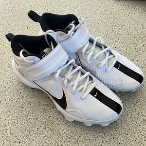 Nike men’s size 10 baseball cleats